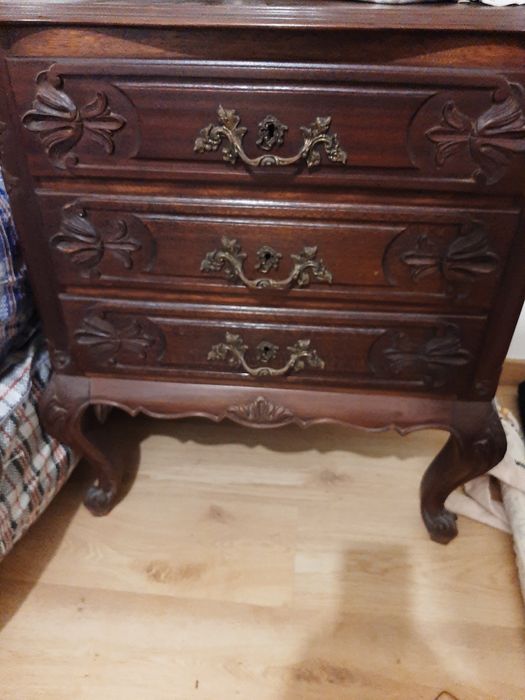 Móveis madeira antigos