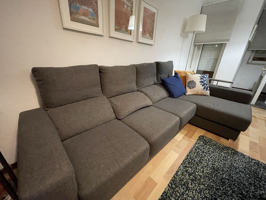 Sofá com chaise long cinza