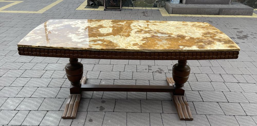 Продам журнальний стіл б/у привезений з германії