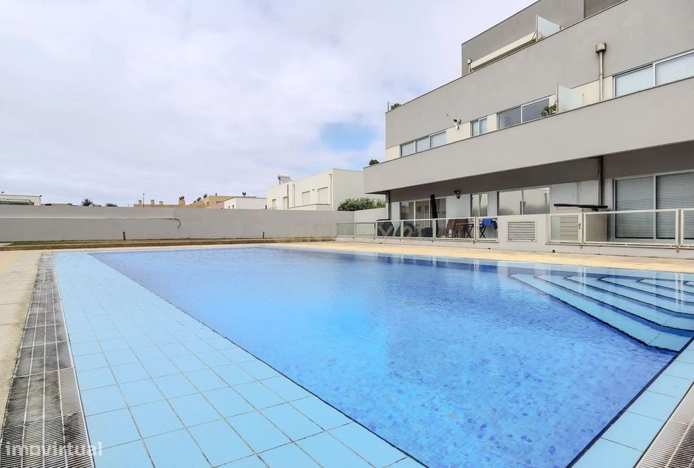 Venda de propriedade raiz de T1 com Vista Mar em Matosinhos - COM RESE