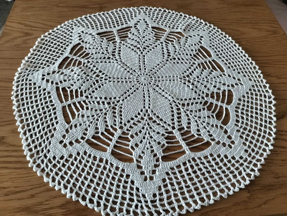 Serwetka serwetki obrus okrągłe cacko szydełkowe rękodzieło śr65 /