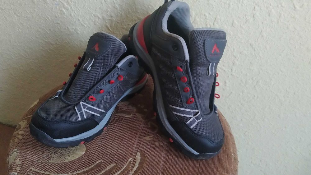 Кросівки демісезон 35 розмір