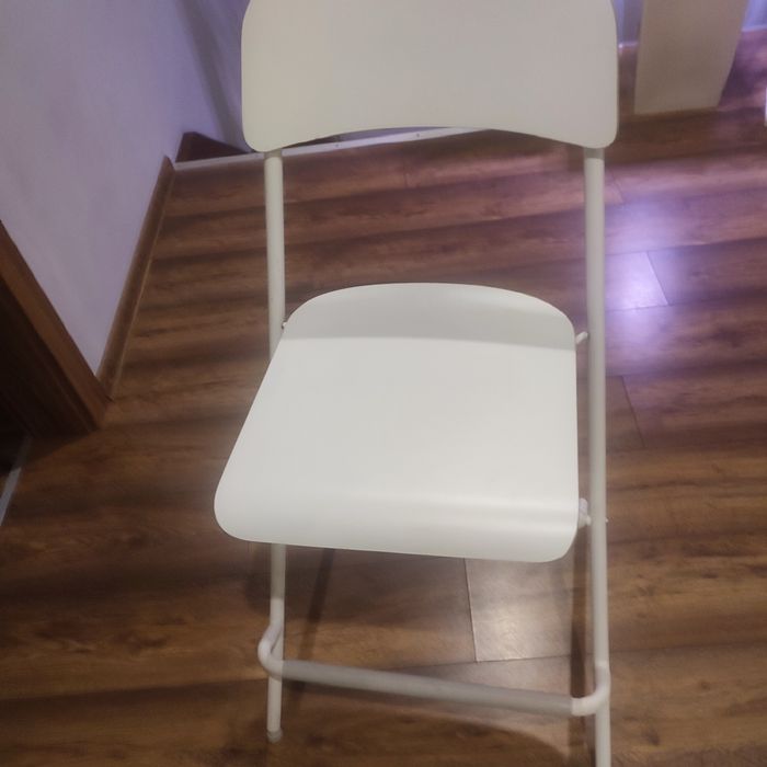 Krzesło hoker kuchenne / kosmetyczne