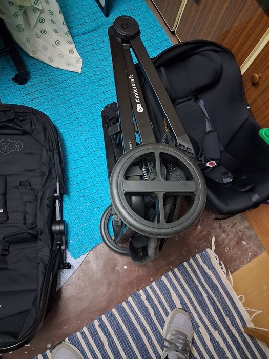 Carrinho kinderkraf  + Newly + Mink Pro (preto)