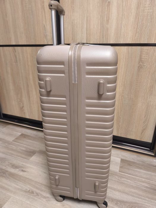 Чемодан гигант для путешествий, чемодан на колесах з пластику фірмовий