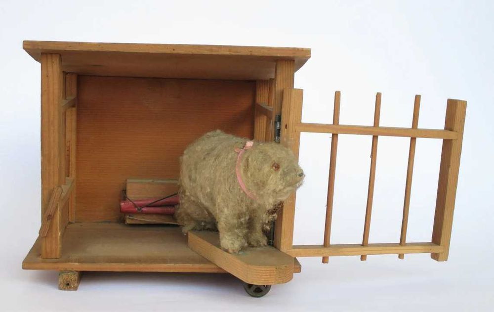Antigo brinquedo Jaula com Urso