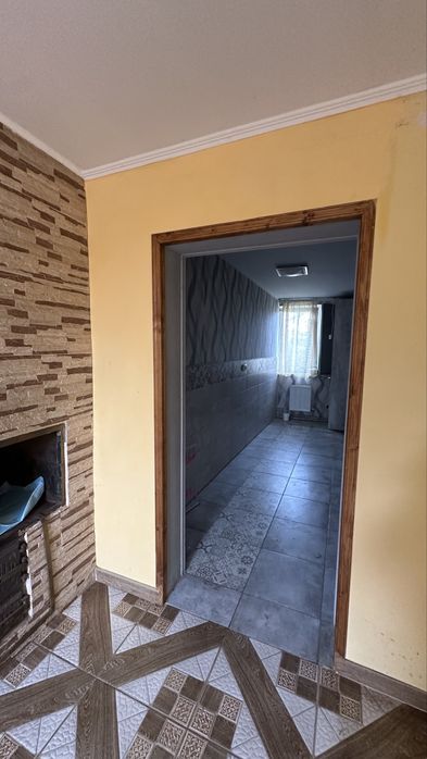 Продаж будинку, поруч з містом