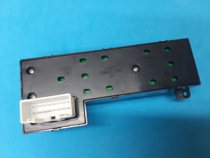 Comando botão interruptor dos vidros Hyundai i30  93570-2L010   NOVO