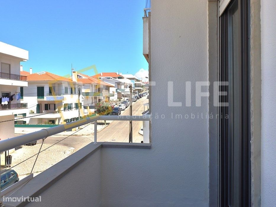 Apartamento T2+1 Totalmente Remodelado com VISTA MAR - a apenas 3 m...
