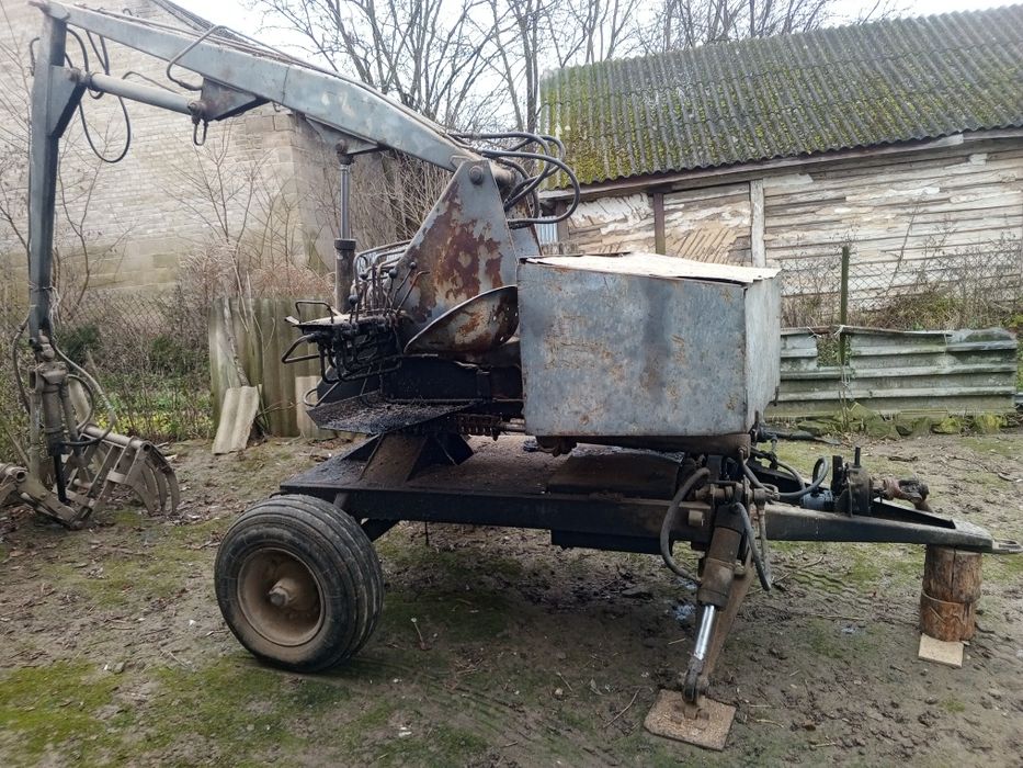 Sprzedam rozrzutnik, pasy do bizona,