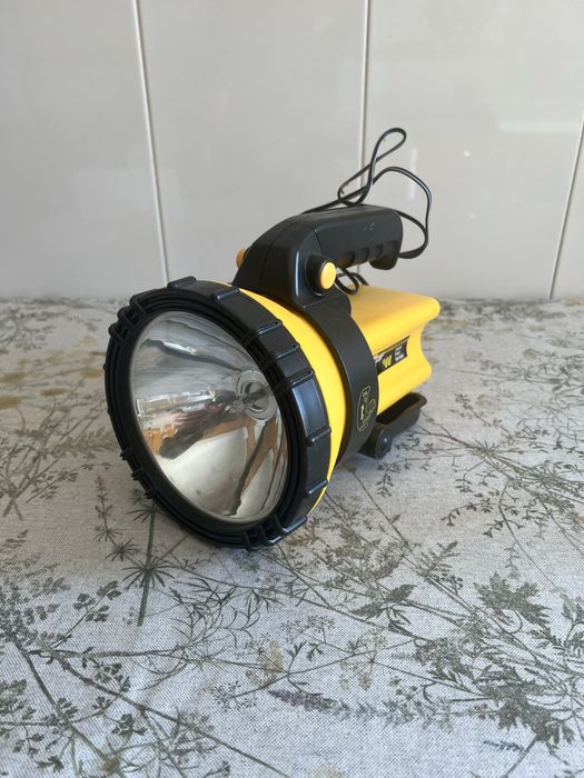 Lanterna (precisa de nova lâmpada)