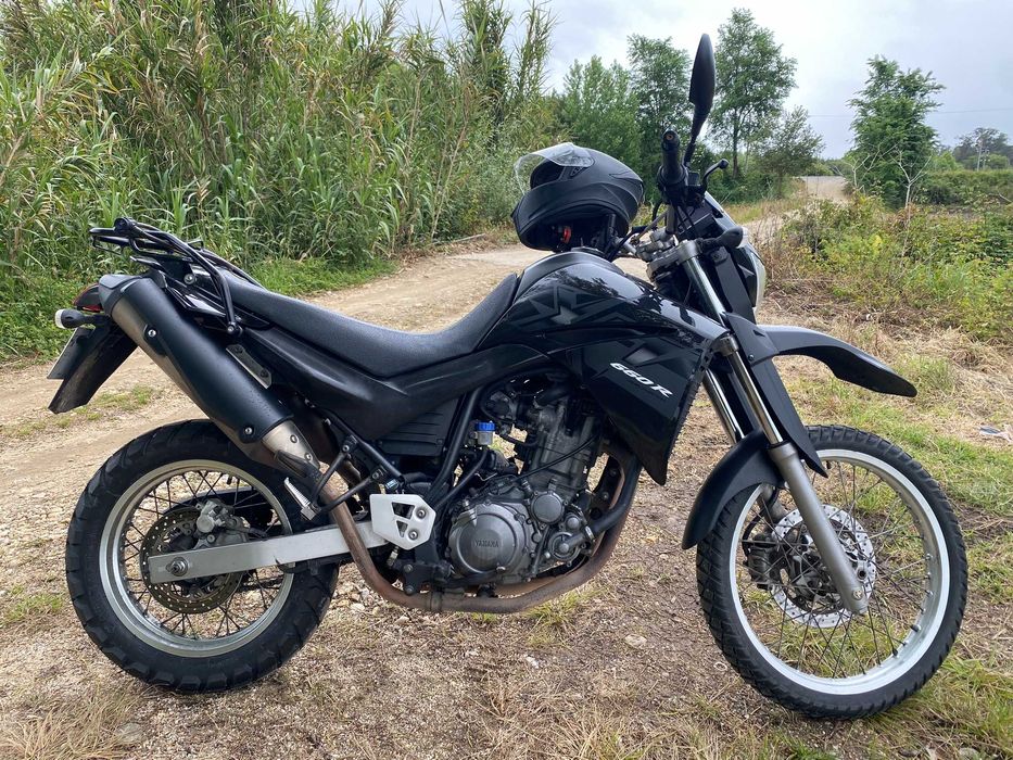 Yamaha XT 660R preta