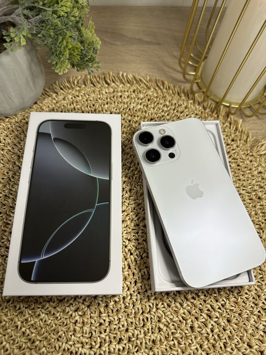 IPhone 16 Pro (White Titatium) 128GB XR в корпусі IPhone 16 Pro