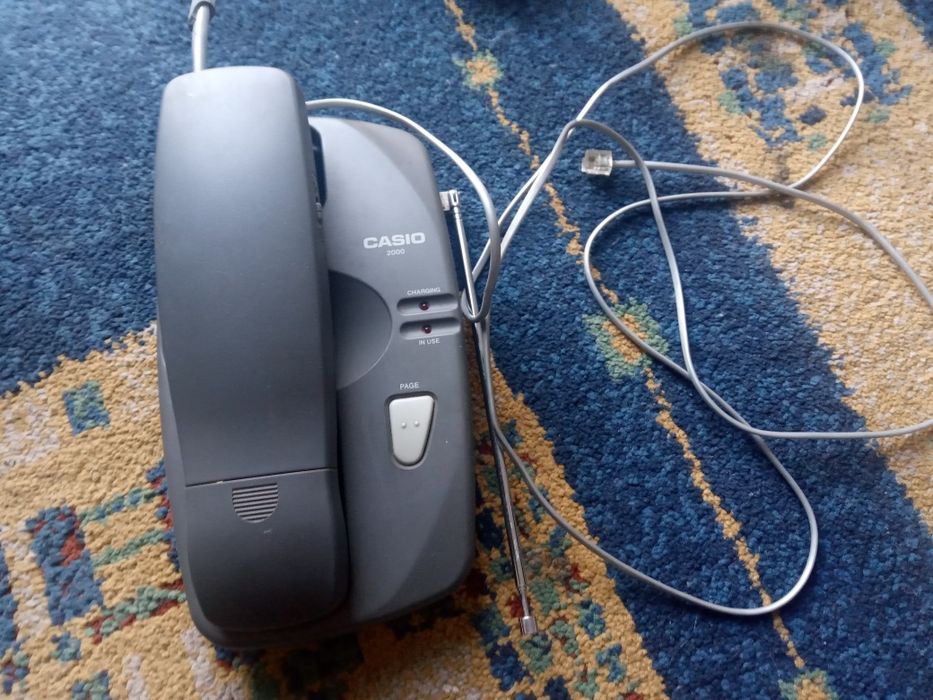 Stary telefon stacjonarny Casio retro