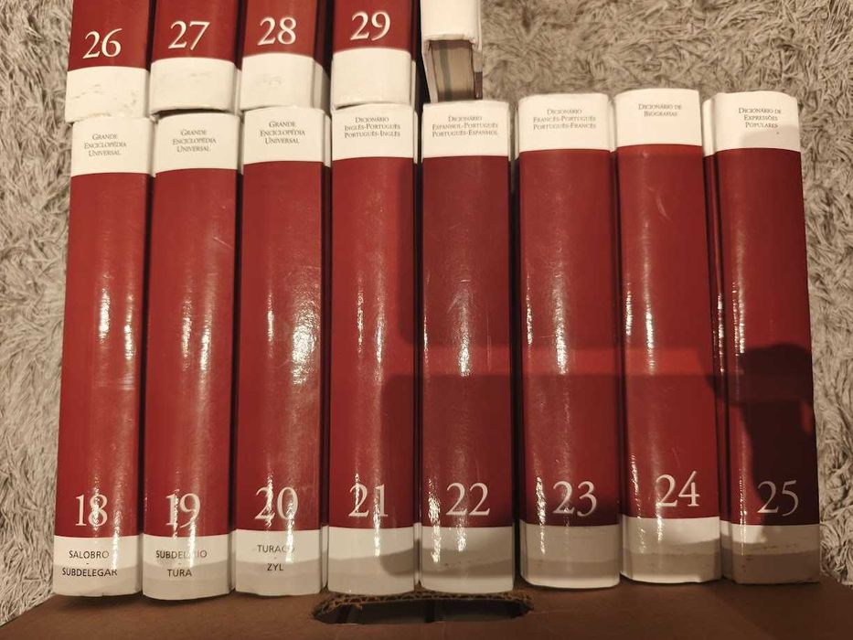 Grande Enciclopédia Universal - 30 Volumes