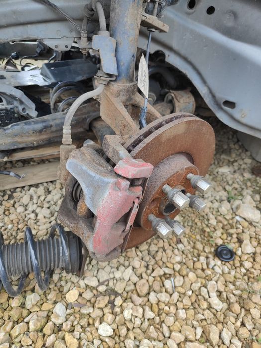 Zwrotnica piasta tarcza zacisk lewy przód ford s-max 2.0 tdci