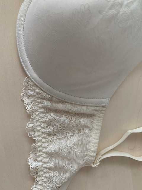 Kremowy biustonosz Debenhams rozmiar 65 DD
