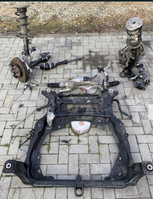 Evoque L538  підрамник , балка
