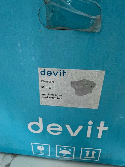 Унитаз подвесной с крышкой Comfort Devit 3120123