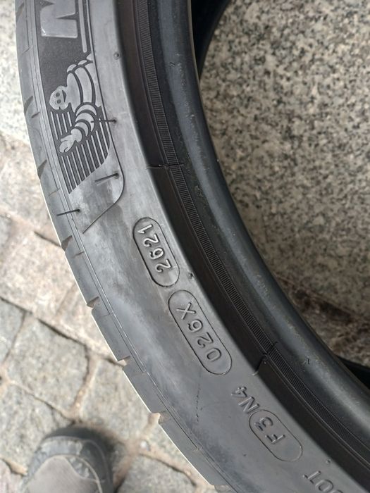 2 pneus 255 35 r19 Michelin