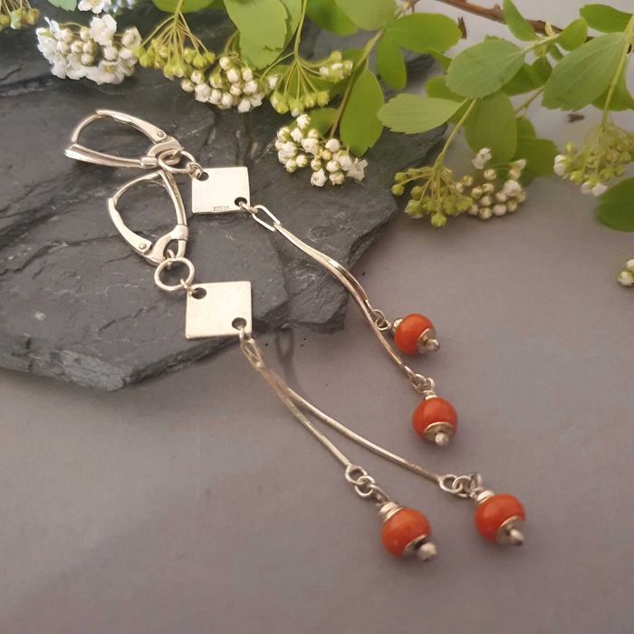 Naturalny koral w srebrze 925 – lekkie, eteryczne kolczyki handmade