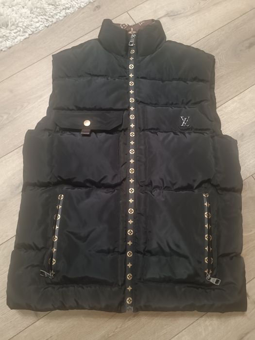 Безрукавка фірмова