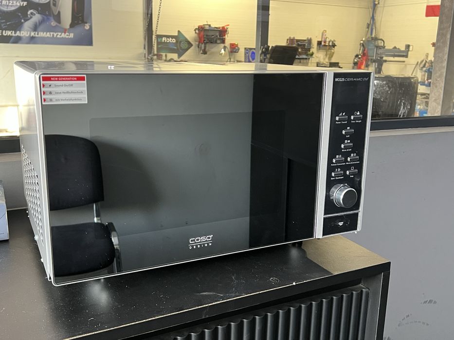 Mikrofala z grillem Caso MCG25C 900W/1000W  lustrzana srebrno czarna