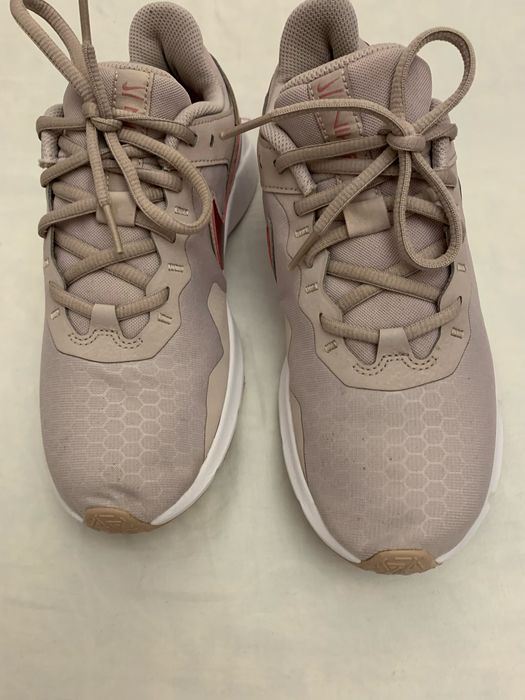 Легкі кросівки Nike, 37,5. 38 розмір