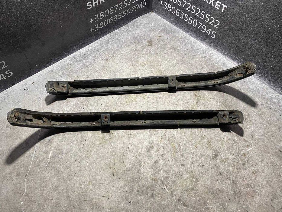 Накладка планка вія права ліва під задні фари Mercedes-Benz W123