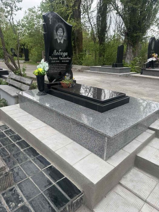 Памʼятники за доступною ціною з власного виробництва