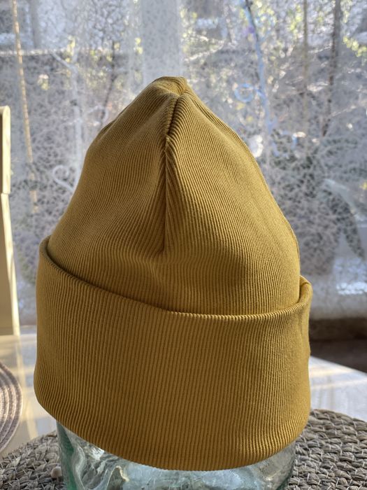 Шапка демисезонна гірчична бежева