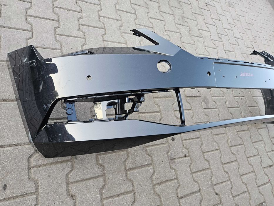 Skoda Superb III 3 zderzak przedni przód 8V0807221