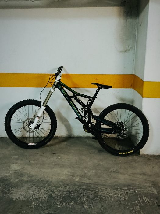 CUBE two15 DH 26" downhill/ enduro