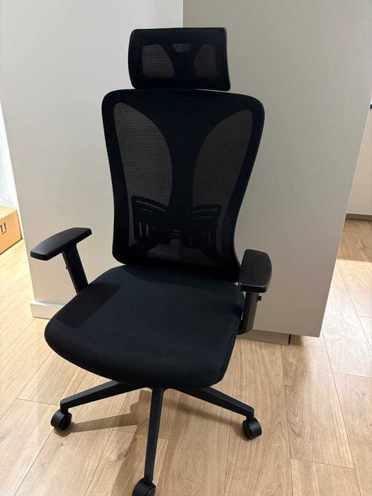 Fotel biurowy czarny
