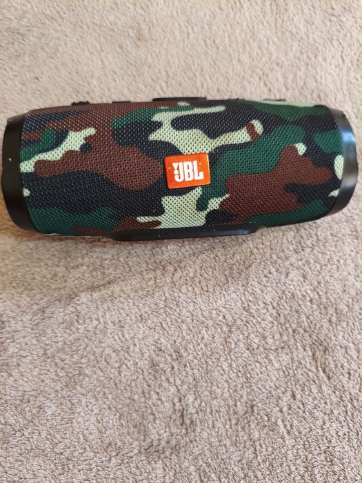 Bluetooth-колонка JBL Charge 3