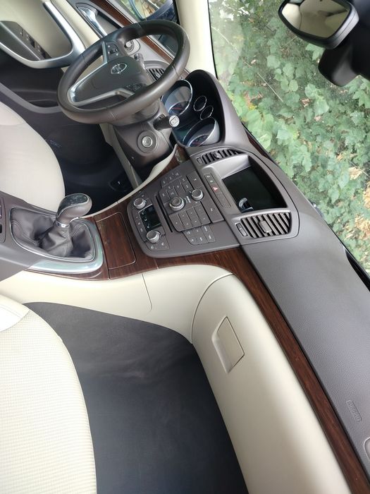 Piękny Opel Insignia 2.0 CDTI