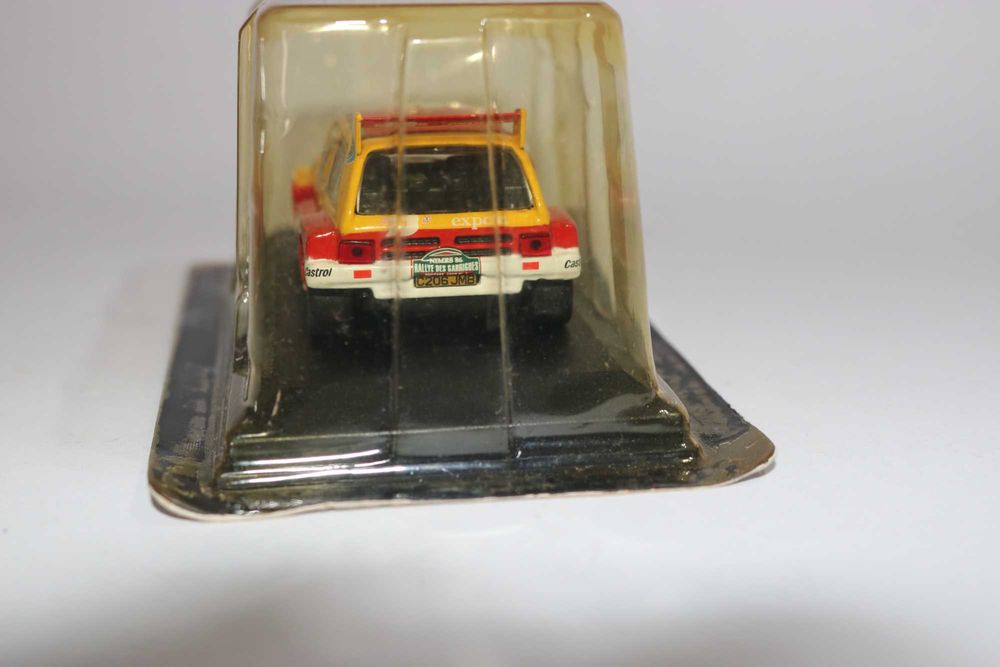 Vendo miniaturas  Rally Paris-Dakar da minha coleção Rally 1/43.  25€/un.