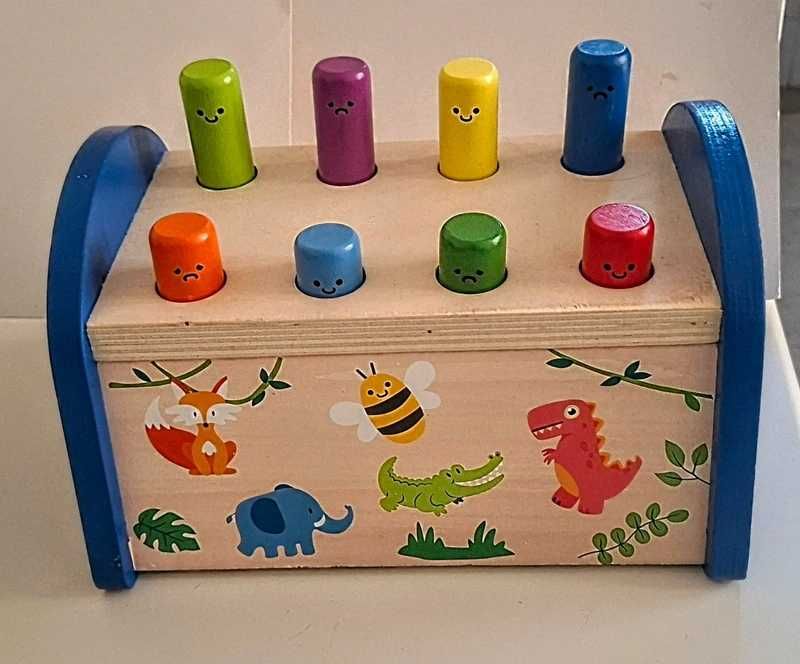 Brinquedo madeira – Banco de pinos bater pinos educativo (sem martelo)