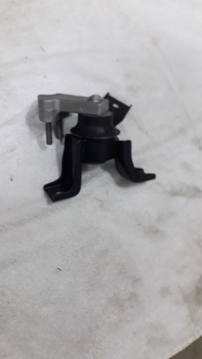 Подушка двигатиля на жели емгранд7