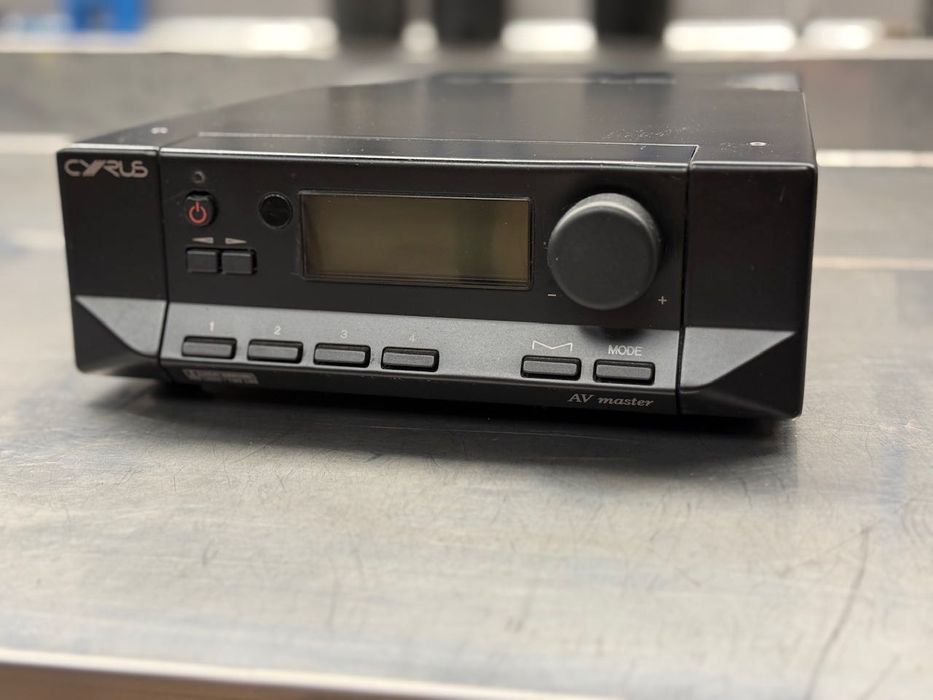 Cyrus pre AV-Master przedwzmacniacz do kina domowego 5.1 stereo hi-end