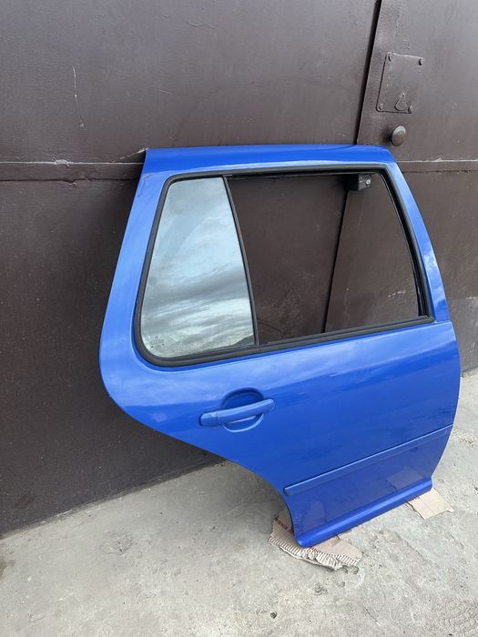 Задня права дверка volkswagen golf 4
