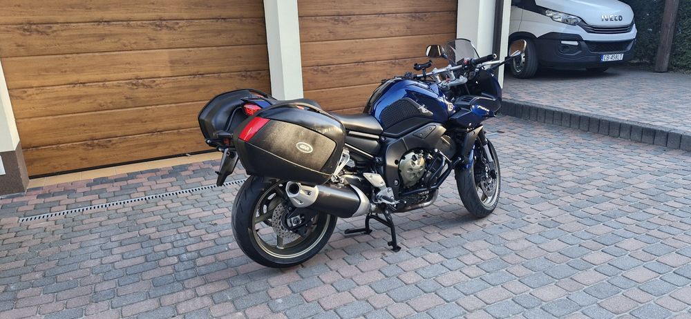 Yamaha  FZ1 Fazer 1000 Super Stan!