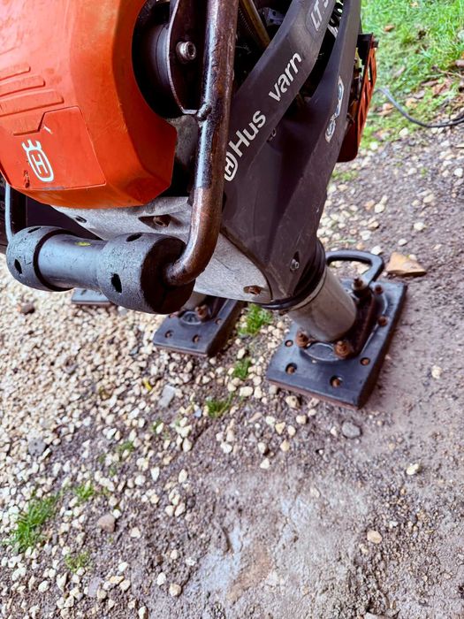 Skoczek Zagęszczarka stopowa Husqvarna LT5005 Silnik HONDA GXR120