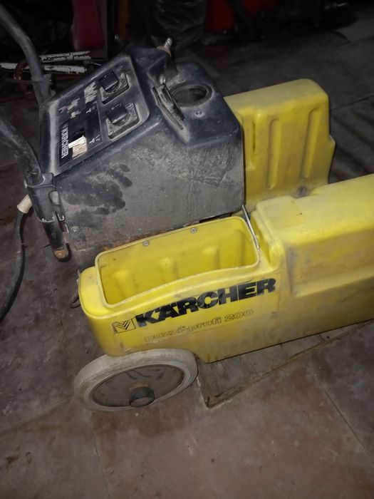 KARCHER пелосос мийка.