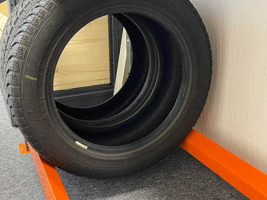 Стелажі металеві підсилені з полицями. Збірно розбірні. Для шин, коліс