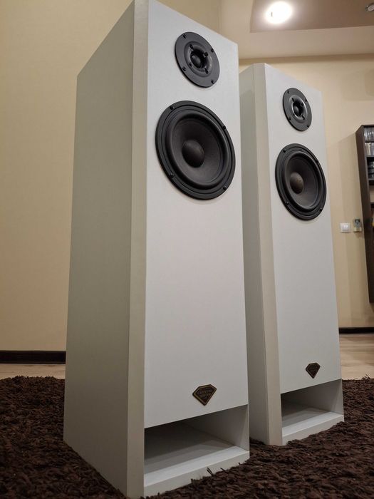 Рупорная акустика Crystal Sound 604 с отличным басом