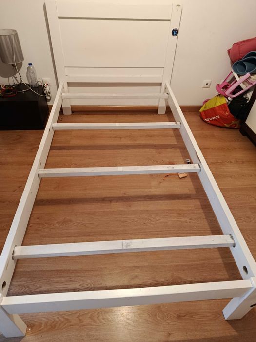 Cama de madeira branca e colchão 1,00/1.90 , estrado e colchão