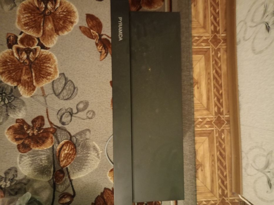 Кухонна витяжка PYRAMIDA