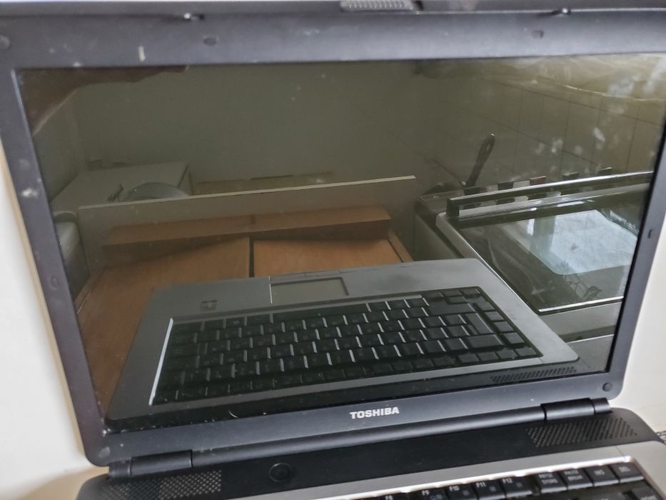 Ноутбук Toshiba satellite L300 L300-11Q