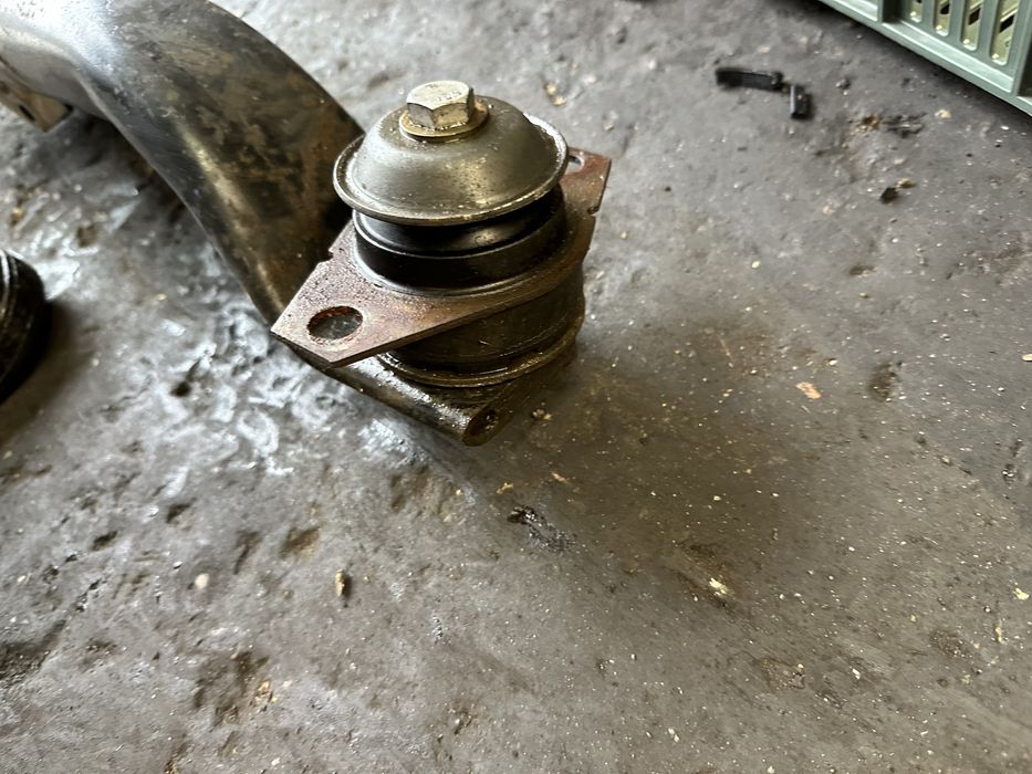 Belka pod silnik Fiat Cinquecento wspornik silnika łapa poduszka